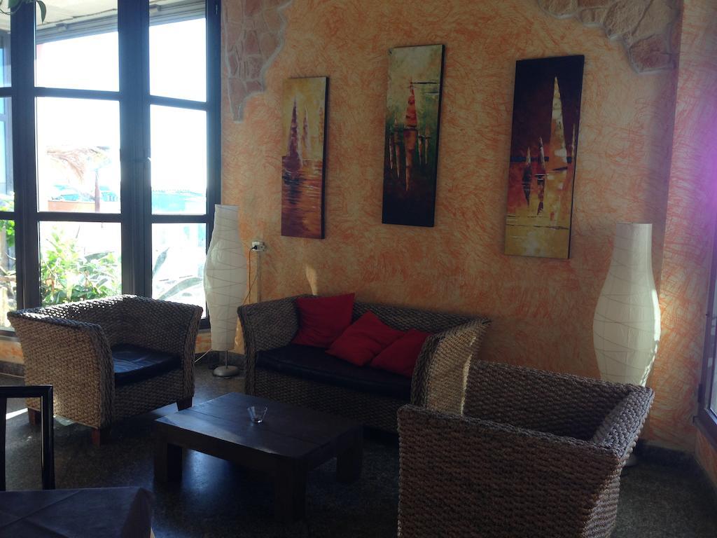 Hotel Sirenella Меле Екстериор снимка