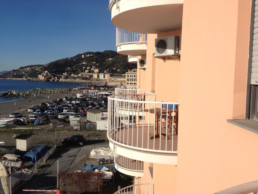 Hotel Sirenella Меле Екстериор снимка