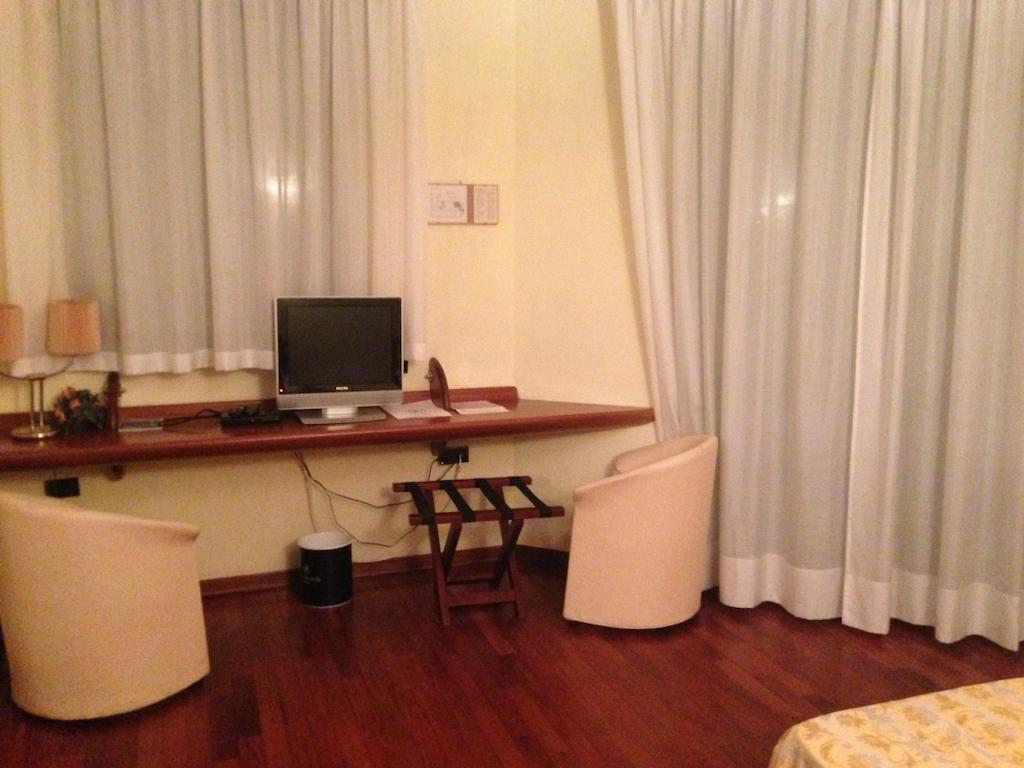 Hotel Sirenella Меле Стая снимка