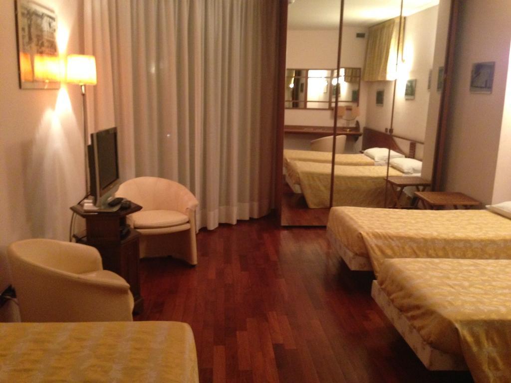 Hotel Sirenella Меле Стая снимка