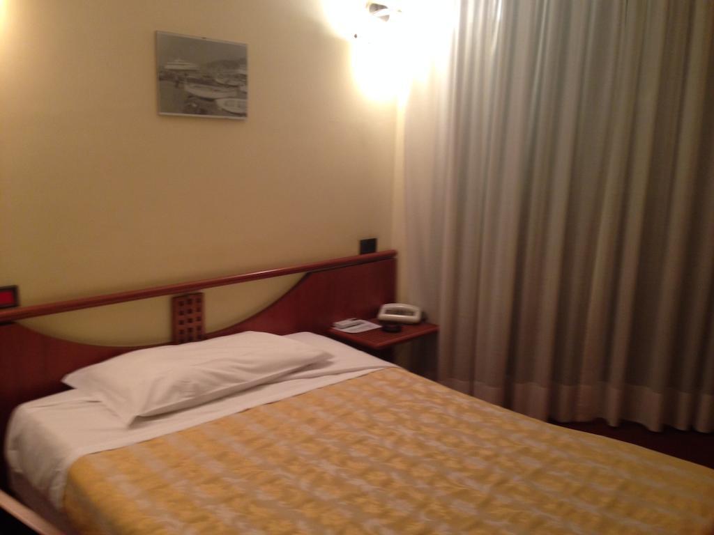 Hotel Sirenella Меле Стая снимка