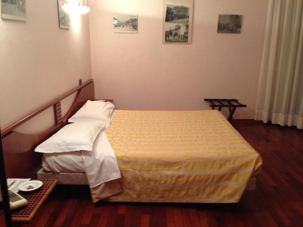 Hotel Sirenella Меле Стая снимка