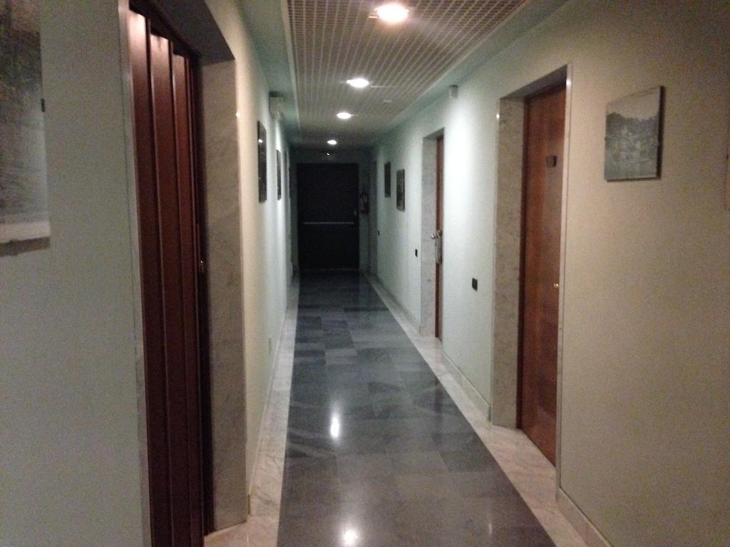 Hotel Sirenella Меле Екстериор снимка