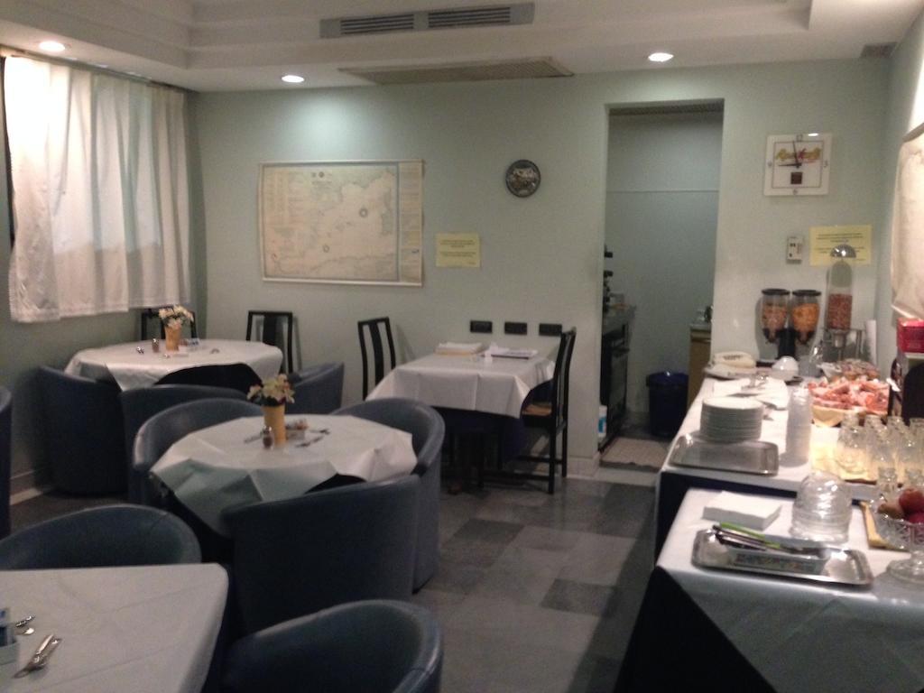 Hotel Sirenella Меле Екстериор снимка