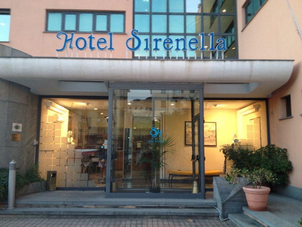Hotel Sirenella Меле Екстериор снимка